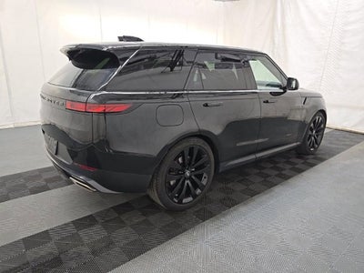 2025 Land Rover Range Rover Sport SE