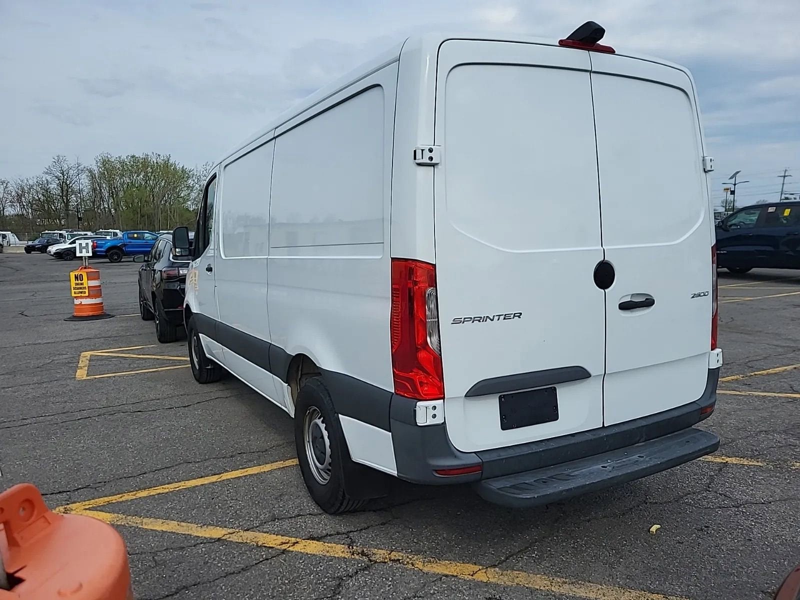 2020 Mercedes-Benz Sprinter Van 2500 STANDARD ROO