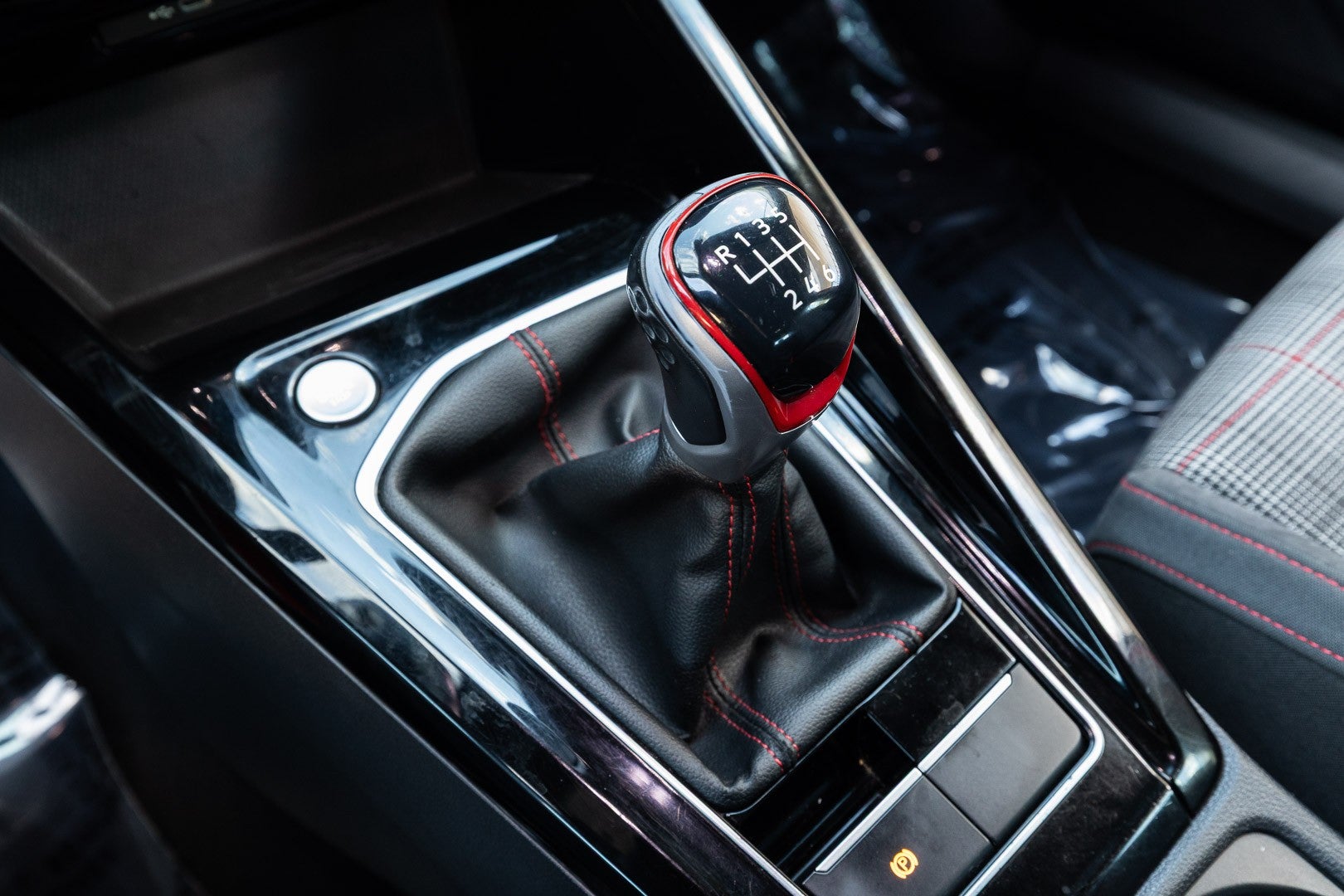 2023 Volkswagen Golf GTI 40th Anniversary