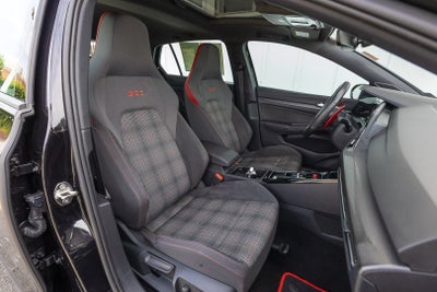 2024 Volkswagen Golf GTI SE