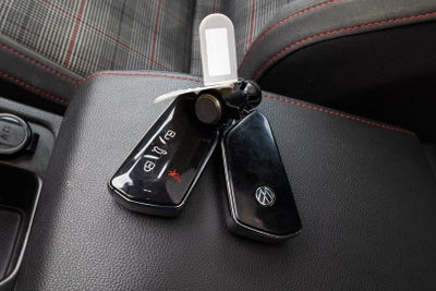 2024 Volkswagen Golf GTI SE